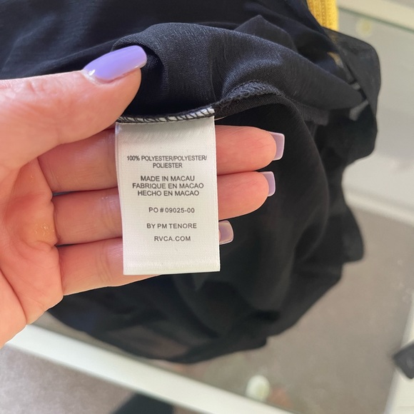 RVCA black sheer shirt size XS-SMALL preowned - Picture 8 of 9